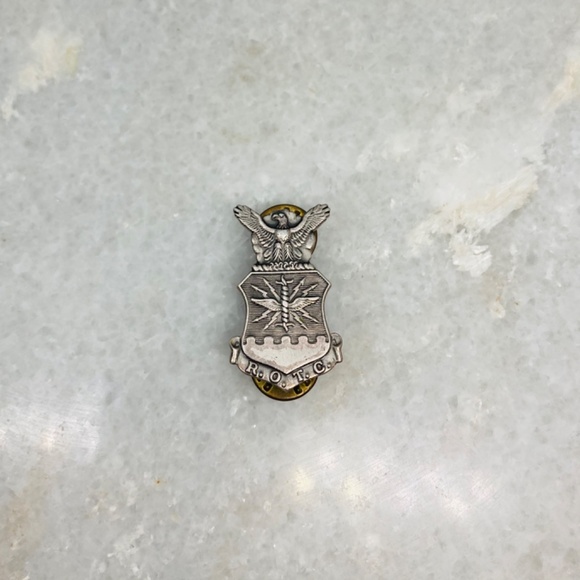 Vintage ROTC Pin Button Badge 1990s Silver Tone Eagle Stars Lightning 1.25” - Picture 6 of 6